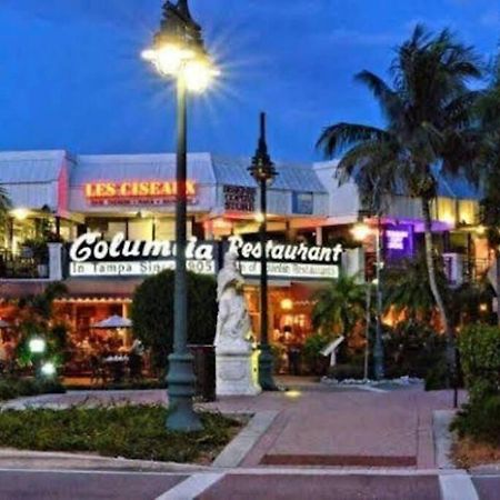 Charming Studio Unit Across From Lido Key Beach ساراسوتا المظهر الخارجي الصورة