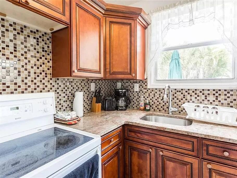 Charming Studio Unit Across From Lido Key Beach ساراسوتا المظهر الخارجي الصورة