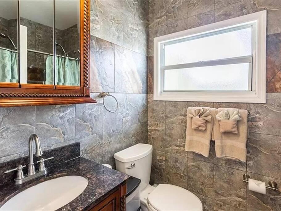 Charming Studio Unit Across From Lido Key Beach ساراسوتا المظهر الخارجي الصورة