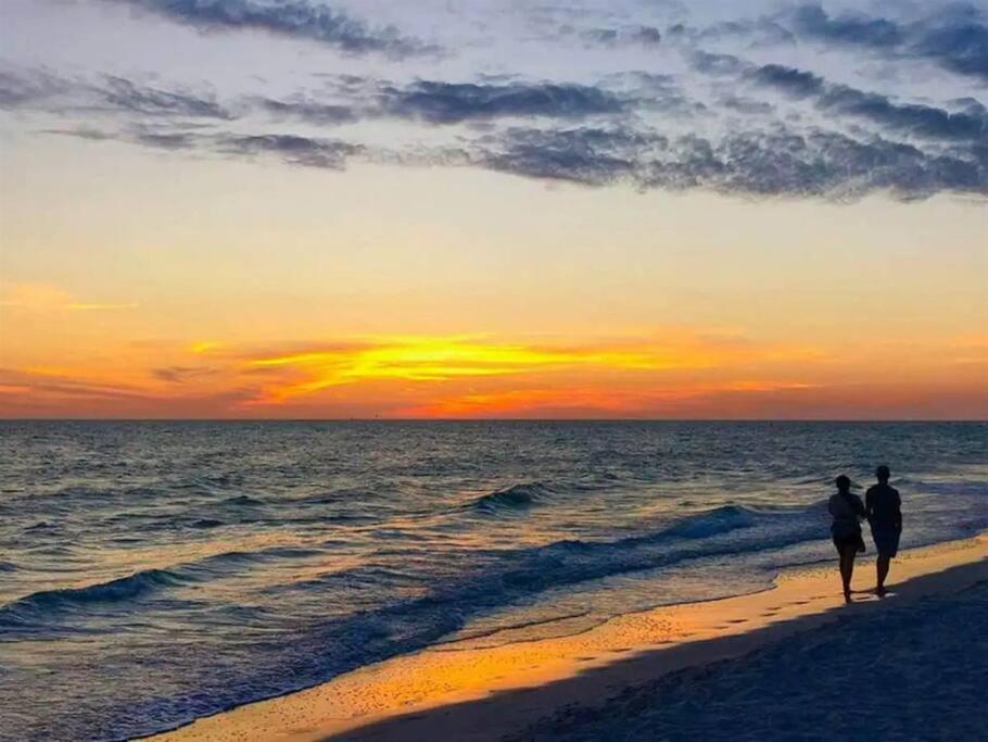 Charming Studio Unit Across From Lido Key Beach ساراسوتا المظهر الخارجي الصورة