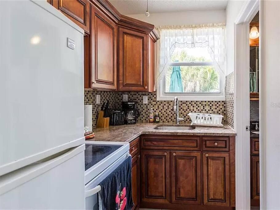 Charming Studio Unit Across From Lido Key Beach ساراسوتا المظهر الخارجي الصورة